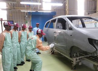 Workshop training for Students in Toyota Technical Training Institute