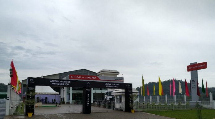 Abutani Trucking delivers 1000th BharatBenz in Assam Abutani