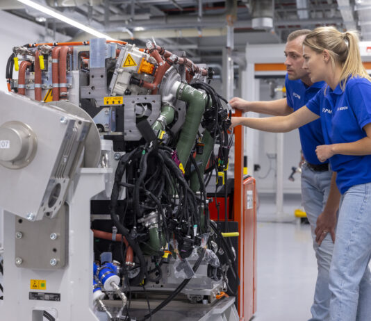 Bosch fuel-cell power module team wins innovation & technology award Bosch fuel-cell power module