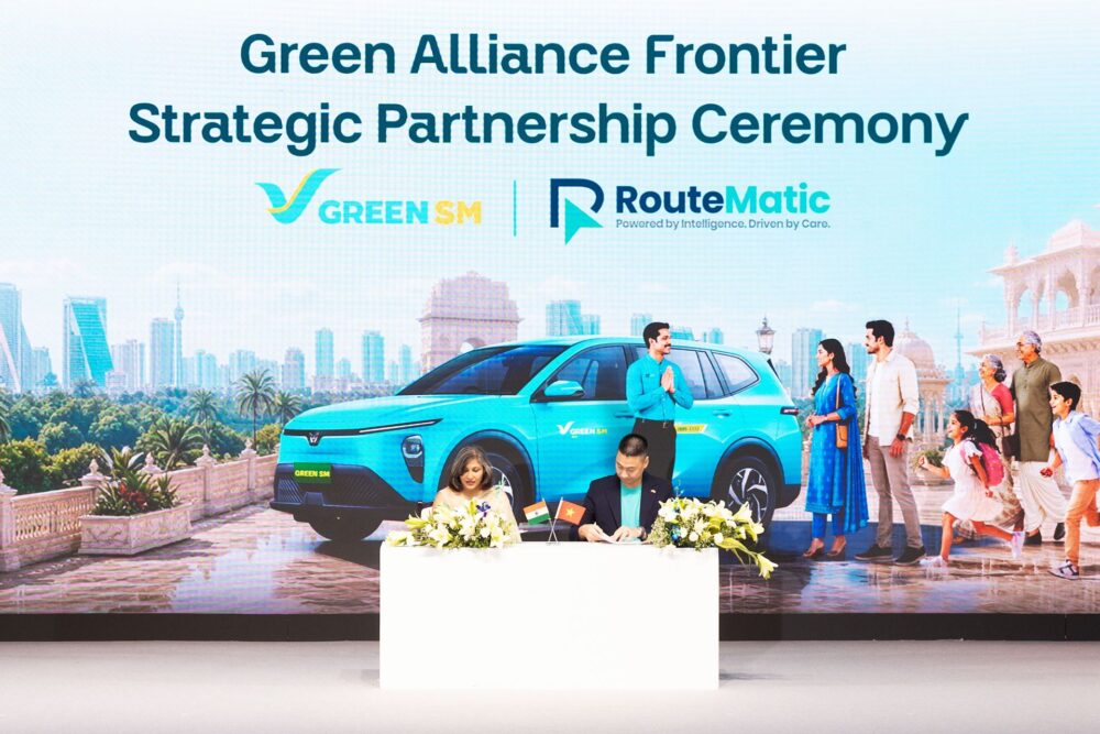 Ms. Kavitha Ramachandragowda – Co-Founder and Executive Director of Routematic, and Mr. Bach Tuan Anh – CEO of Green SM India, signed the MoU to advance electric mobility in corporate transportation.